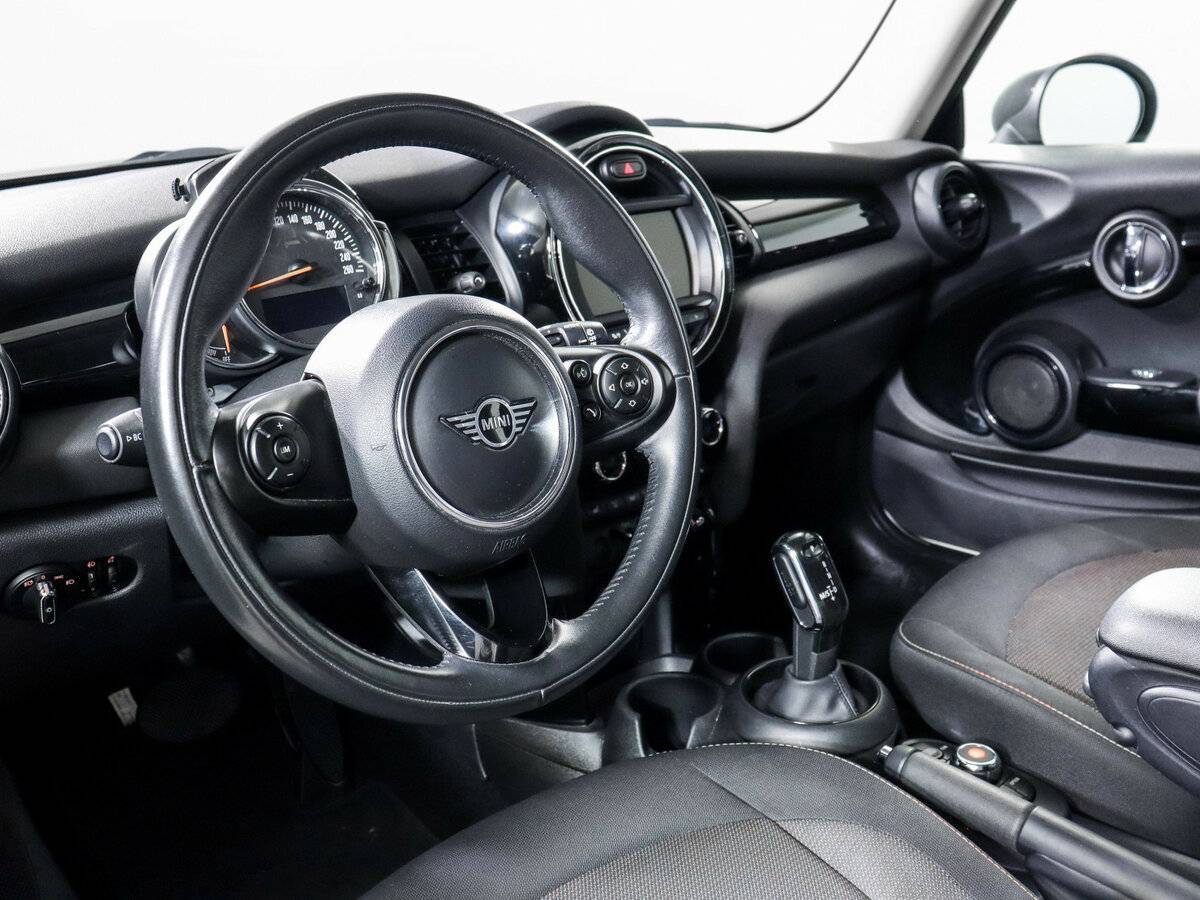 Купить Mini Hatch с пробегом. Фото: #13