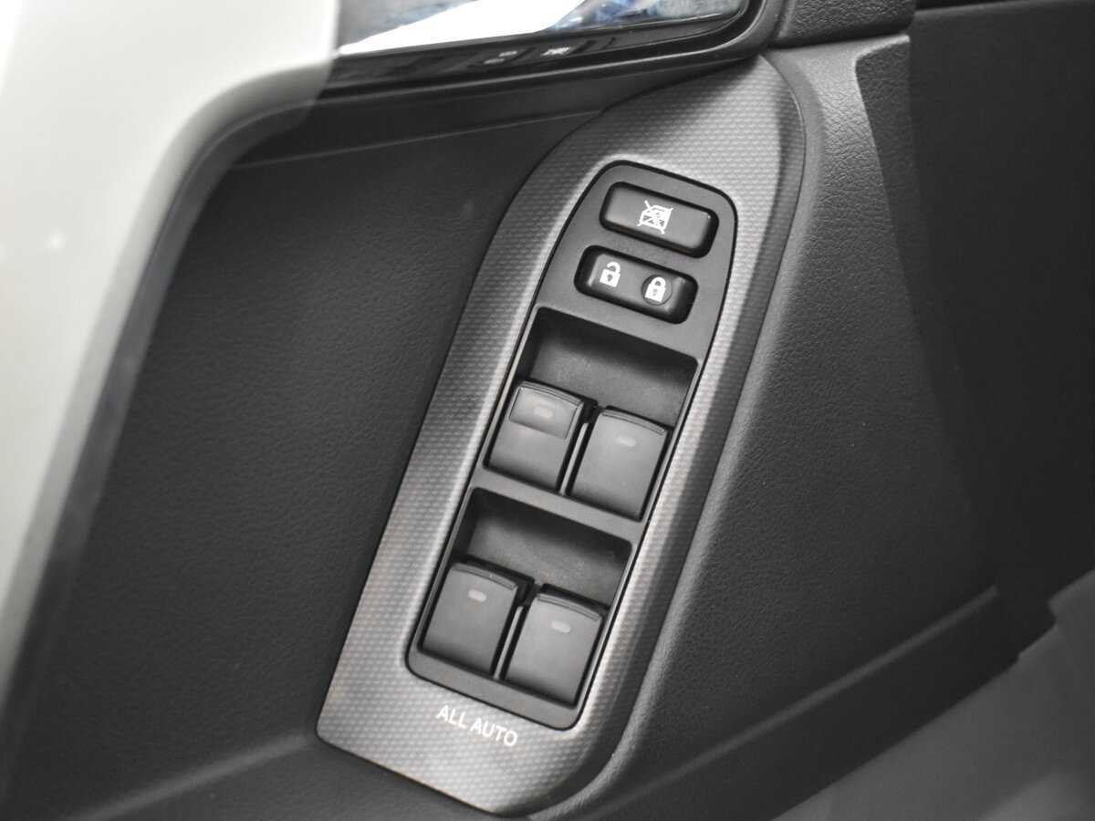 Купить Toyota Land Cruiser Prado с пробегом. Фото: #8