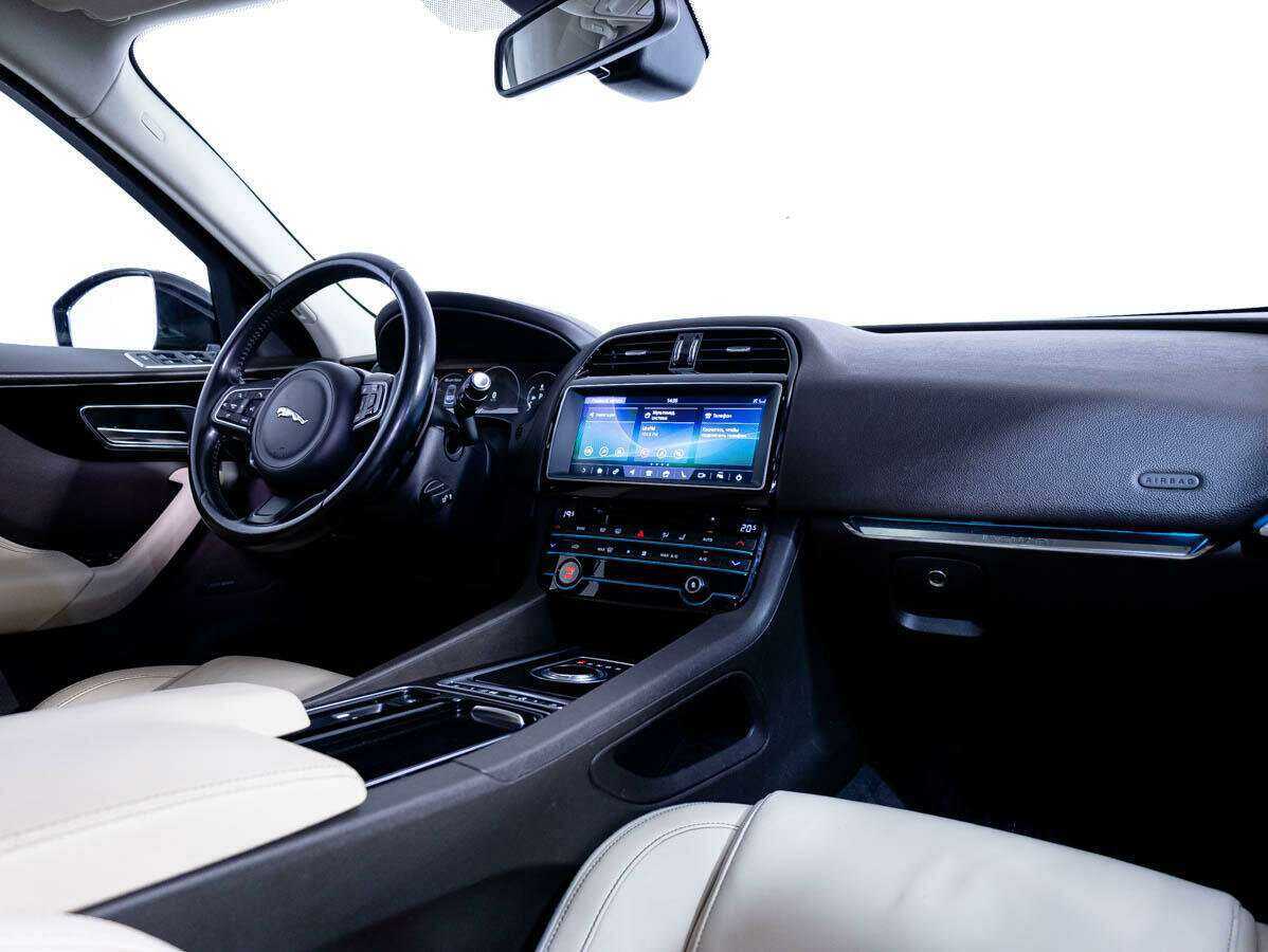 Купить Jaguar F-Pace с пробегом. Фото: #7