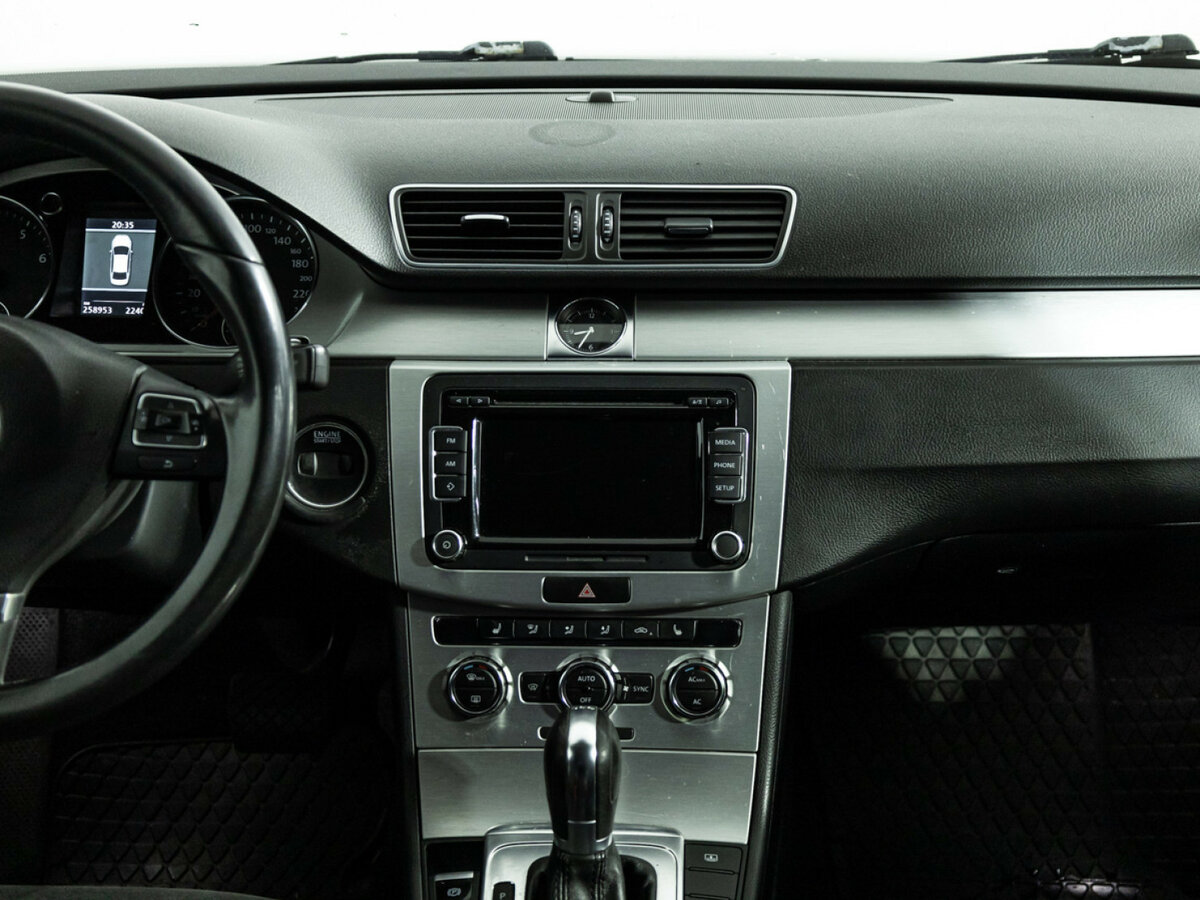 Купить Volkswagen Passat с пробегом. Фото: #12