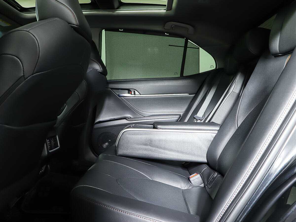 Купить Toyota Camry с пробегом. Фото: #11