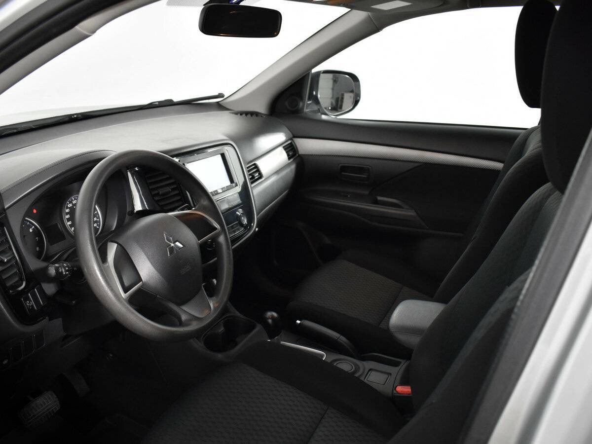 Купить Mitsubishi Outlander с пробегом. Фото: #8