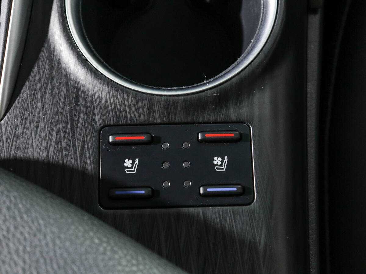 Купить Toyota Camry с пробегом. Фото: #18
