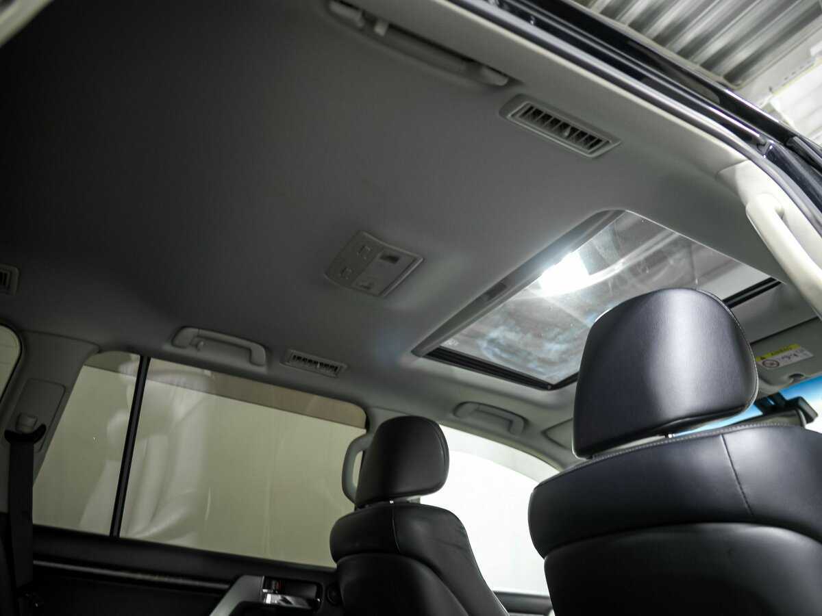 Купить Toyota Land Cruiser с пробегом. Фото: #19