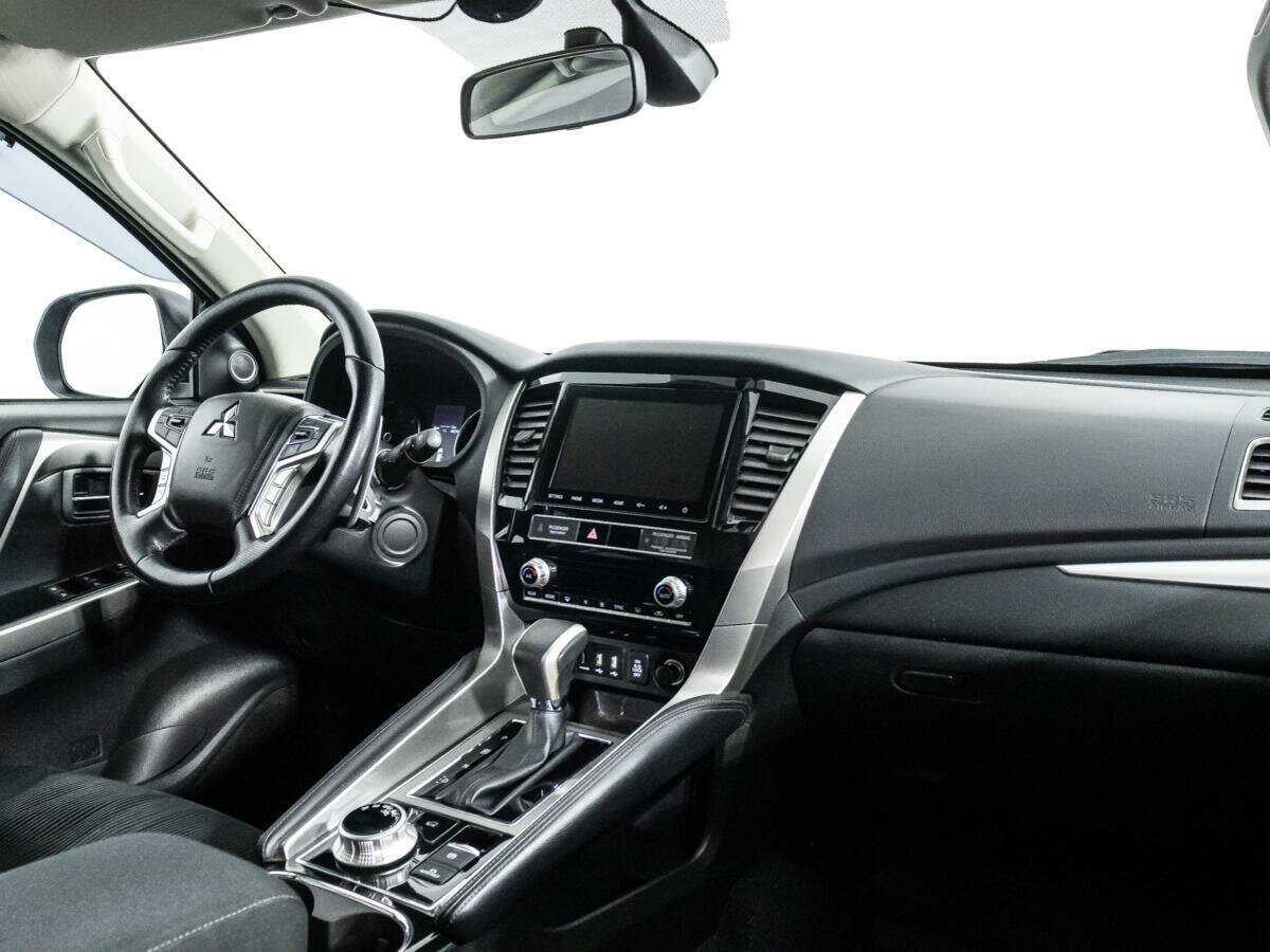 Купить Mitsubishi Pajero Sport с пробегом. Фото: #8