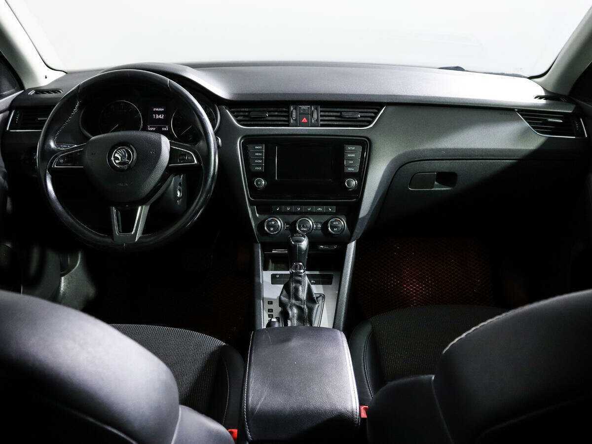 Купить Skoda Octavia с пробегом. Фото: #9