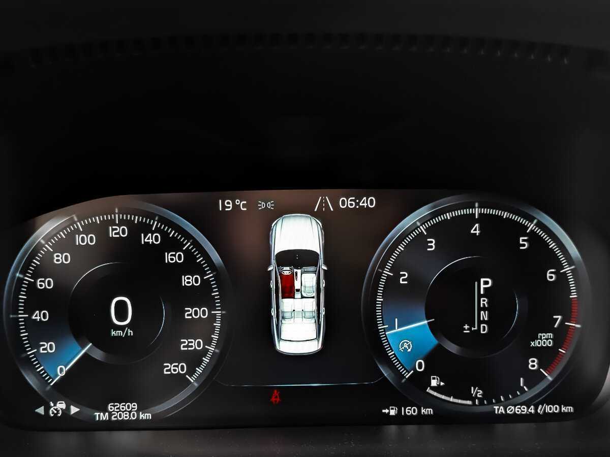 Купить Volvo S90 с пробегом. Фото: #11