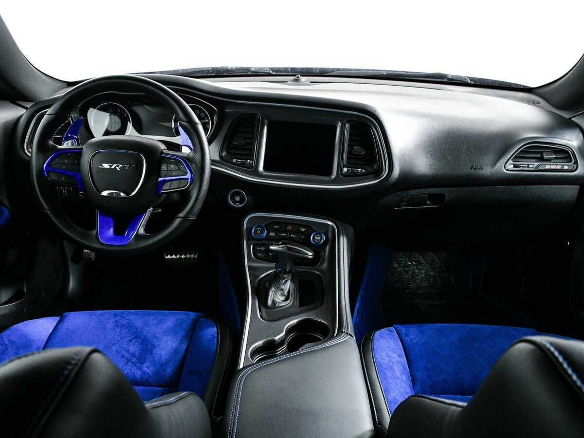 Купить Dodge Challenger с пробегом. Фото: #10