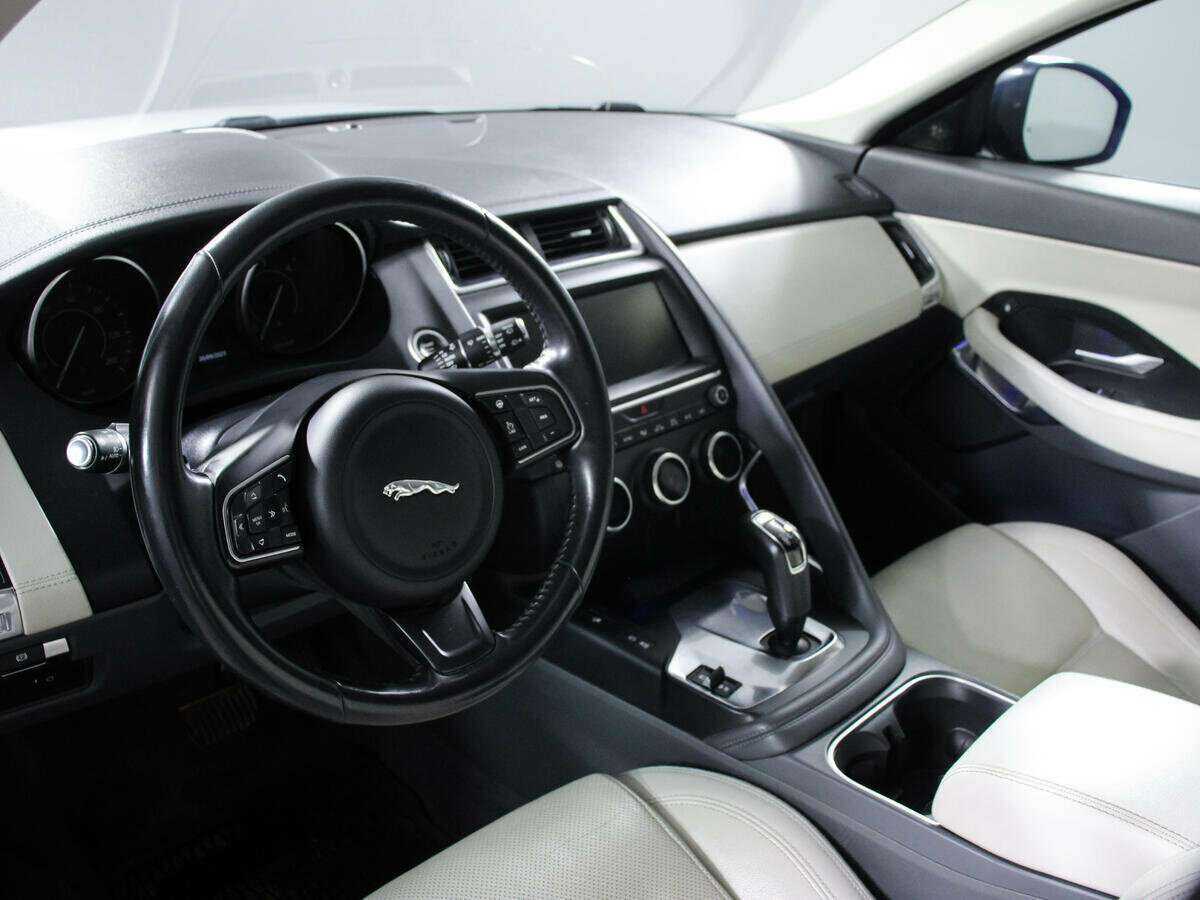 Купить Jaguar E-Pace с пробегом. Фото: #11