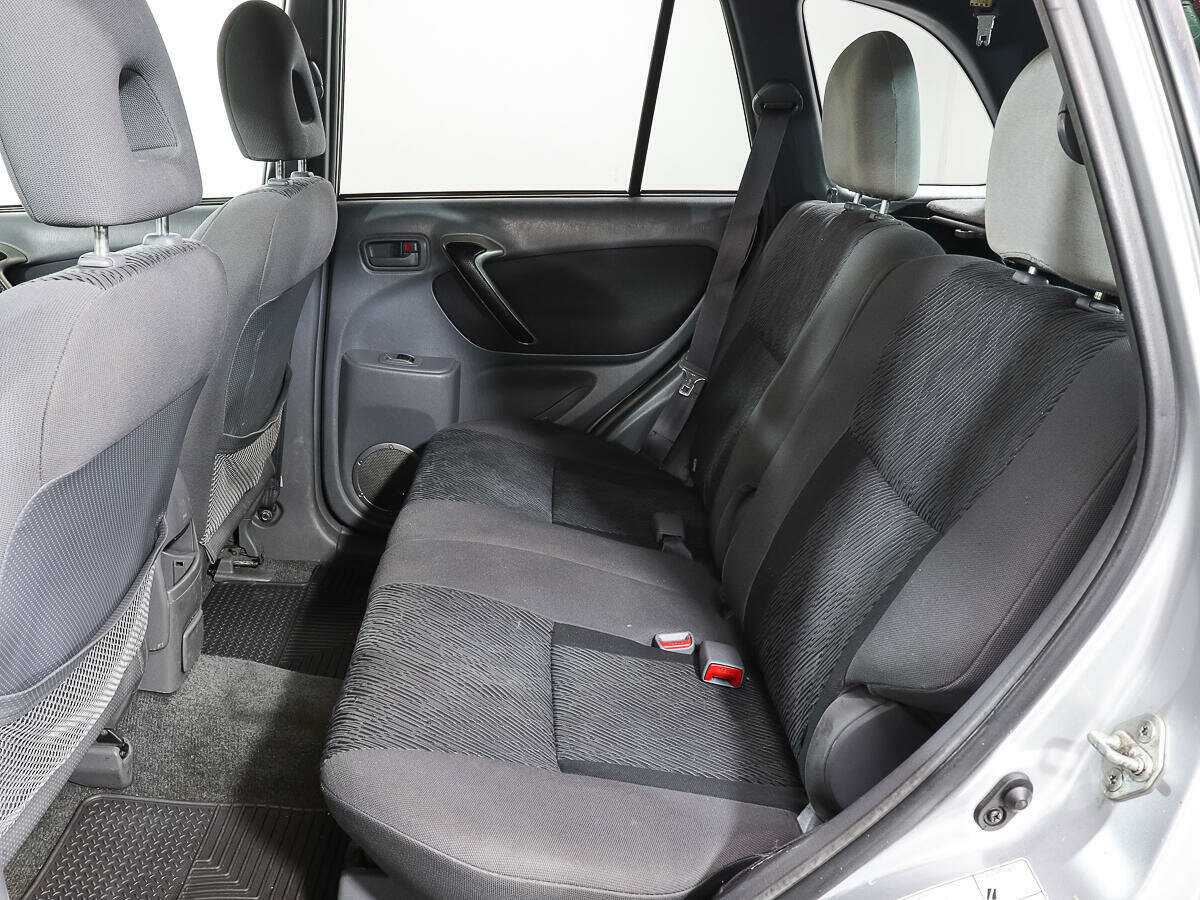 Купить Toyota RAV4 с пробегом. Фото: #8