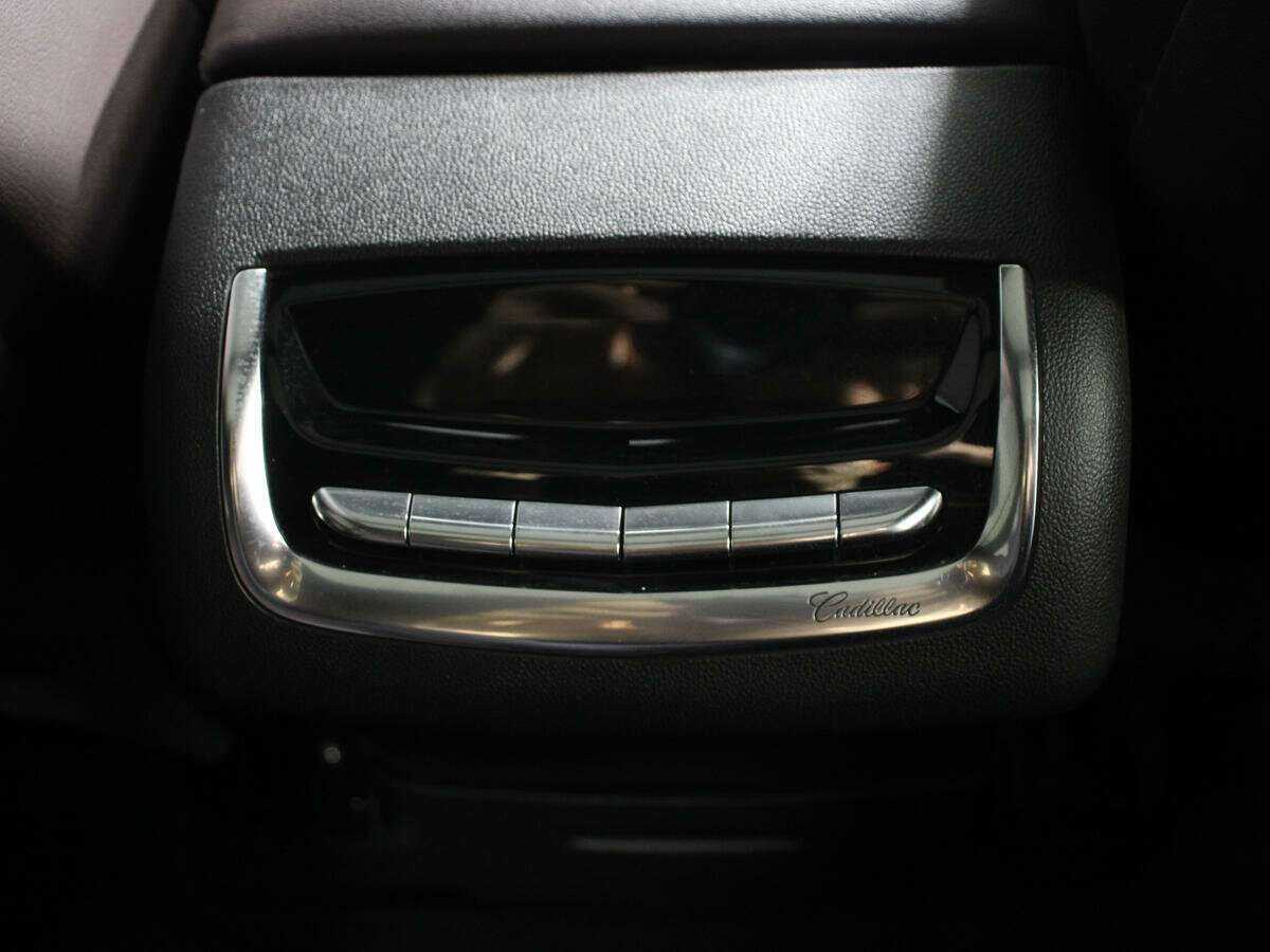 Купить Cadillac XT6 с пробегом. Фото: #13
