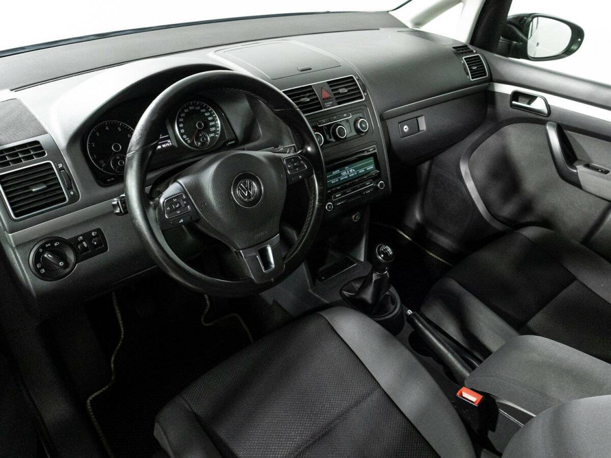 Купить Volkswagen Touran с пробегом. Фото: #10