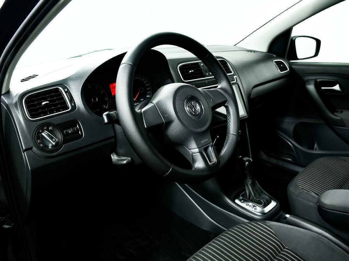 Купить Volkswagen Polo с пробегом. Фото: #12