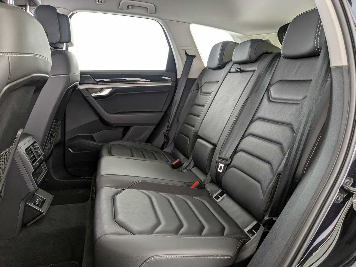 Купить Volkswagen Touareg с пробегом. Фото: #9