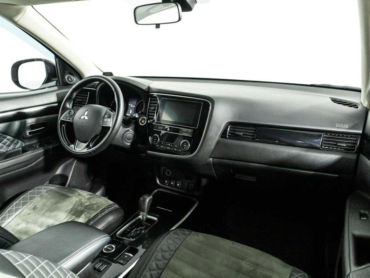 Купить Mitsubishi Outlander с пробегом. Фото: #8