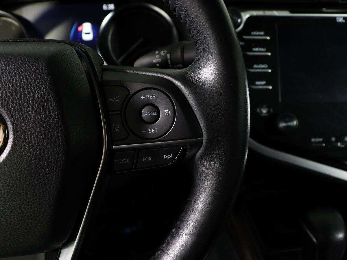 Купить Toyota Camry с пробегом. Фото: #17