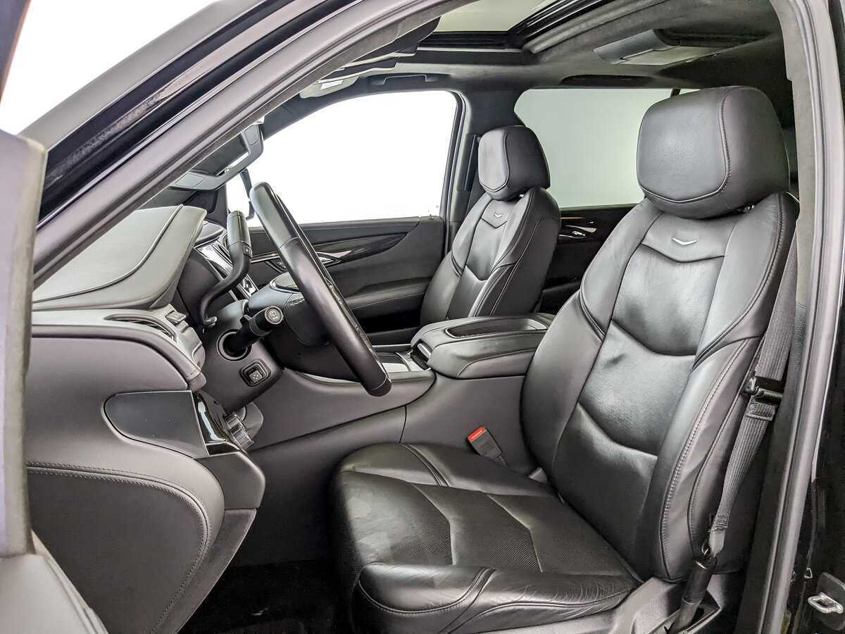 Купить Cadillac Escalade с пробегом. Фото: #15