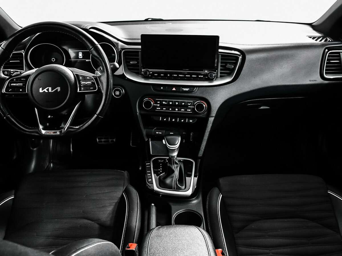 Купить Kia Ceed с пробегом. Фото: #10