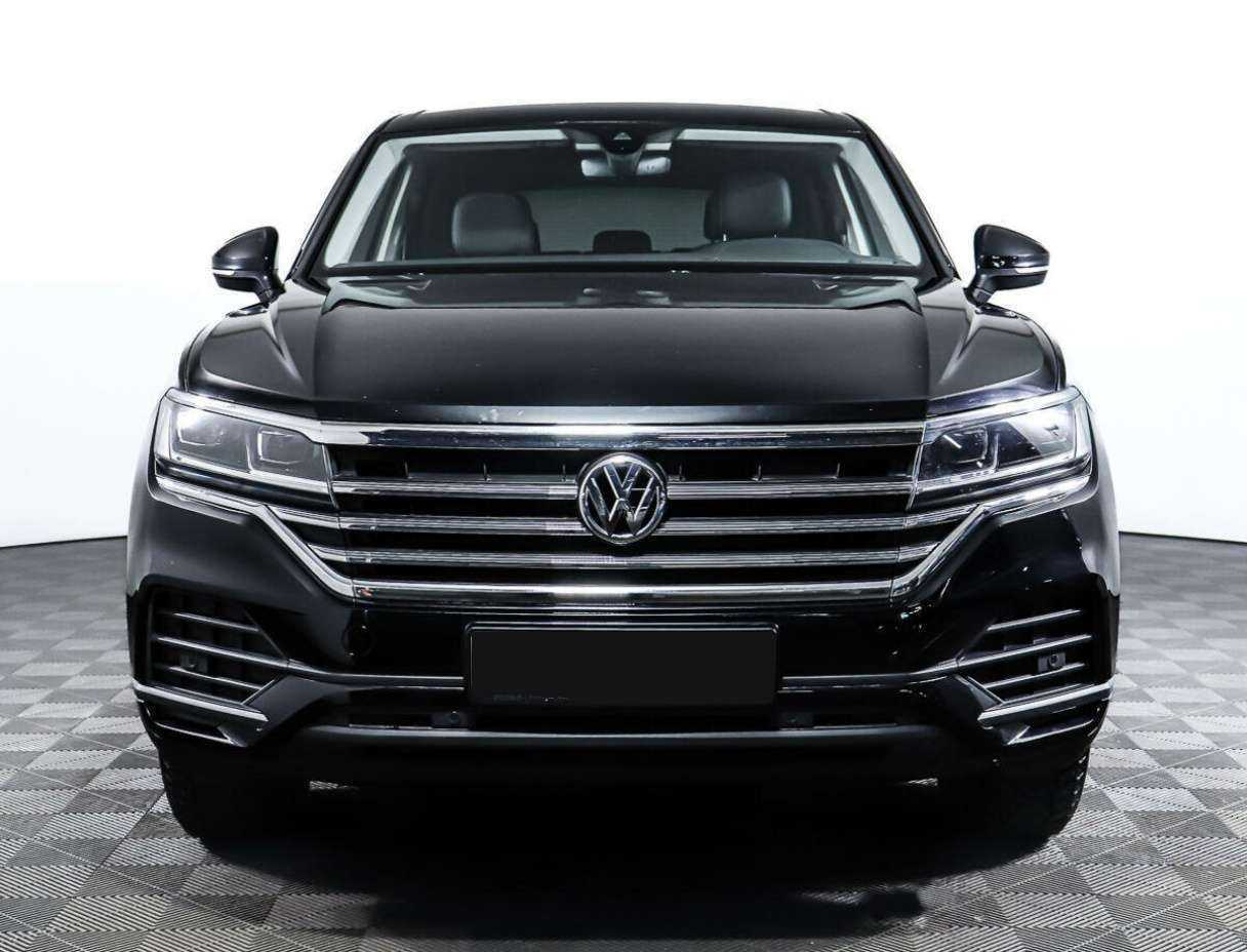 Купить Volkswagen Touareg с пробегом. Фото: #1