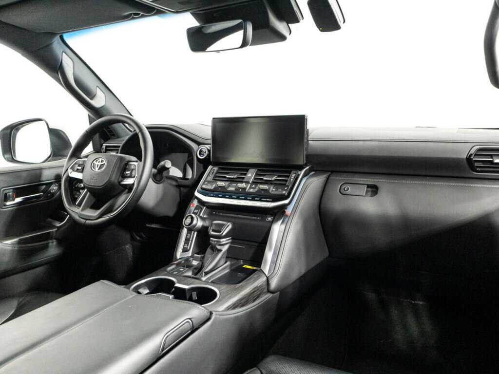Купить Toyota Land Cruiser с пробегом. Фото: #8