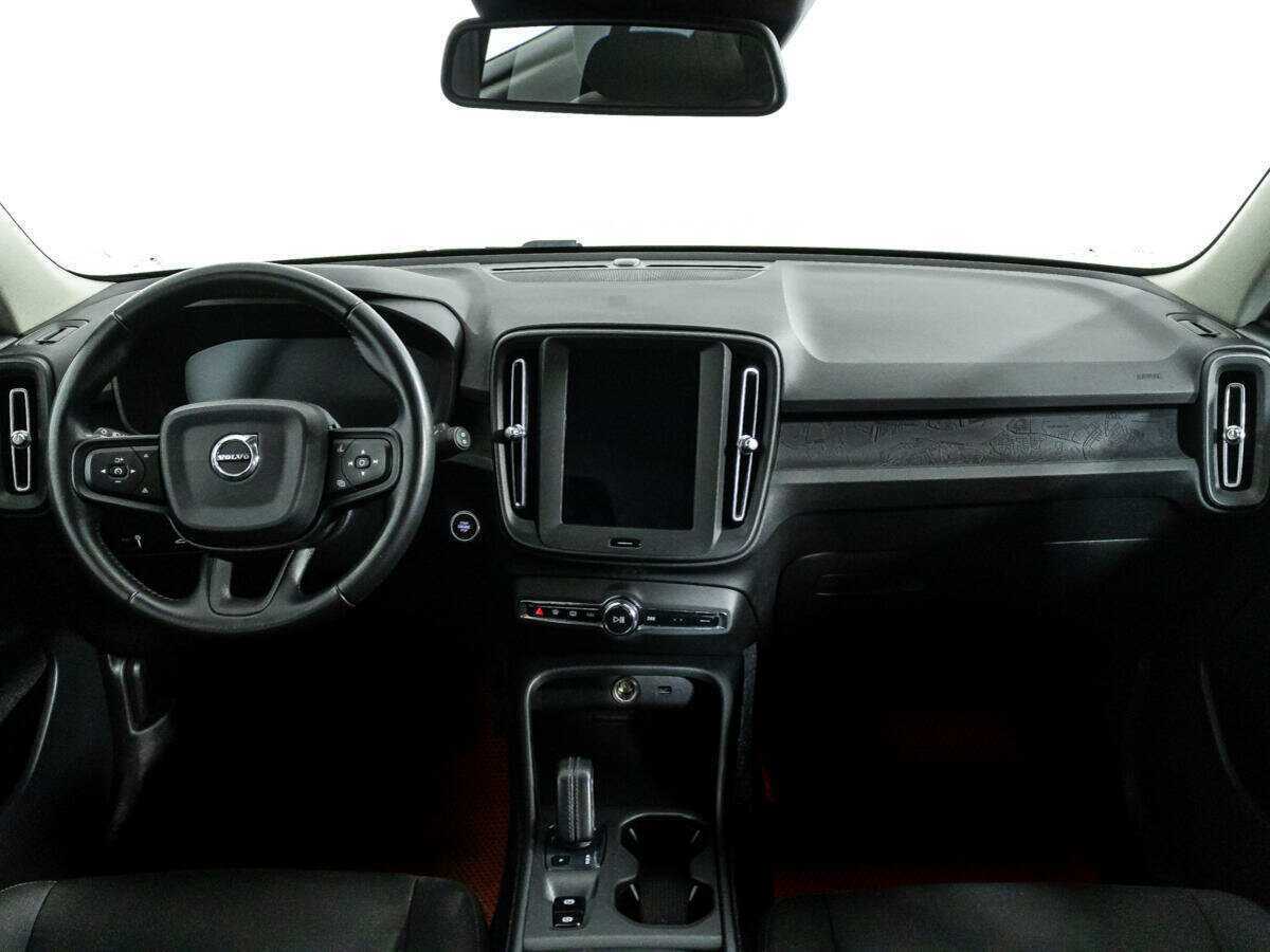 Купить Volvo XC40 с пробегом. Фото: #12