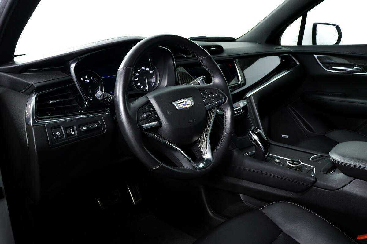 Купить Cadillac XT6 с пробегом. Фото: #12