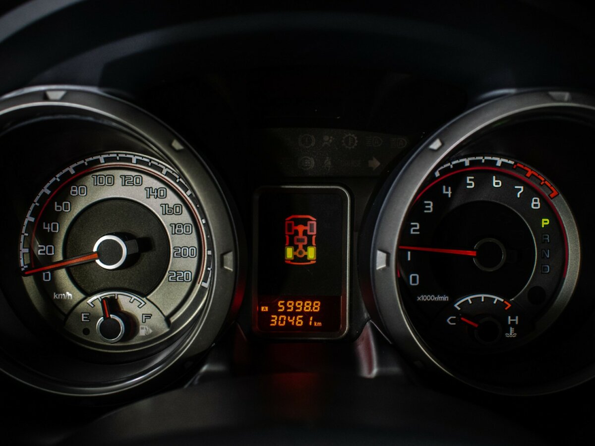 Купить Mitsubishi Pajero с пробегом. Фото: #11