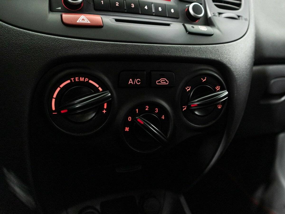 Купить Kia Rio с пробегом. Фото: #14