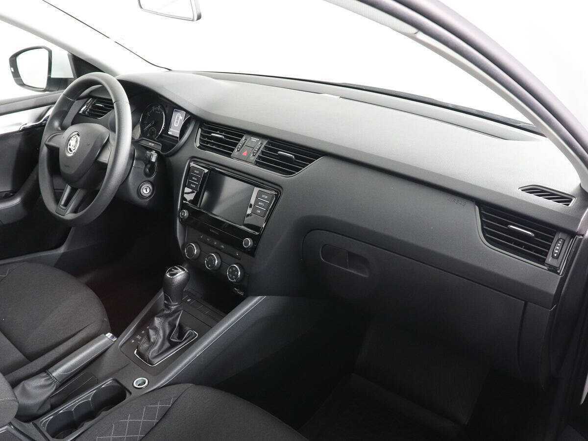Купить Skoda Octavia с пробегом. Фото: #9