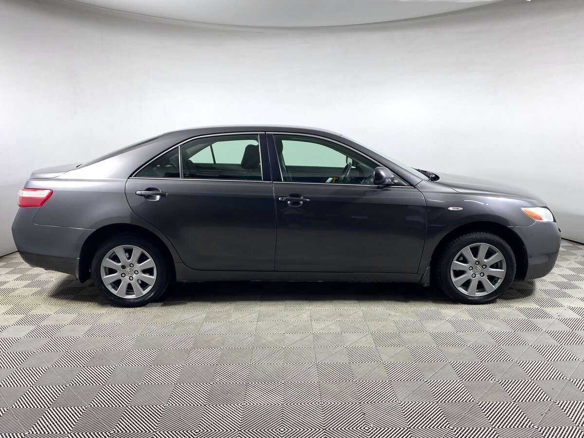 Купить Toyota Camry с пробегом. Фото: #2