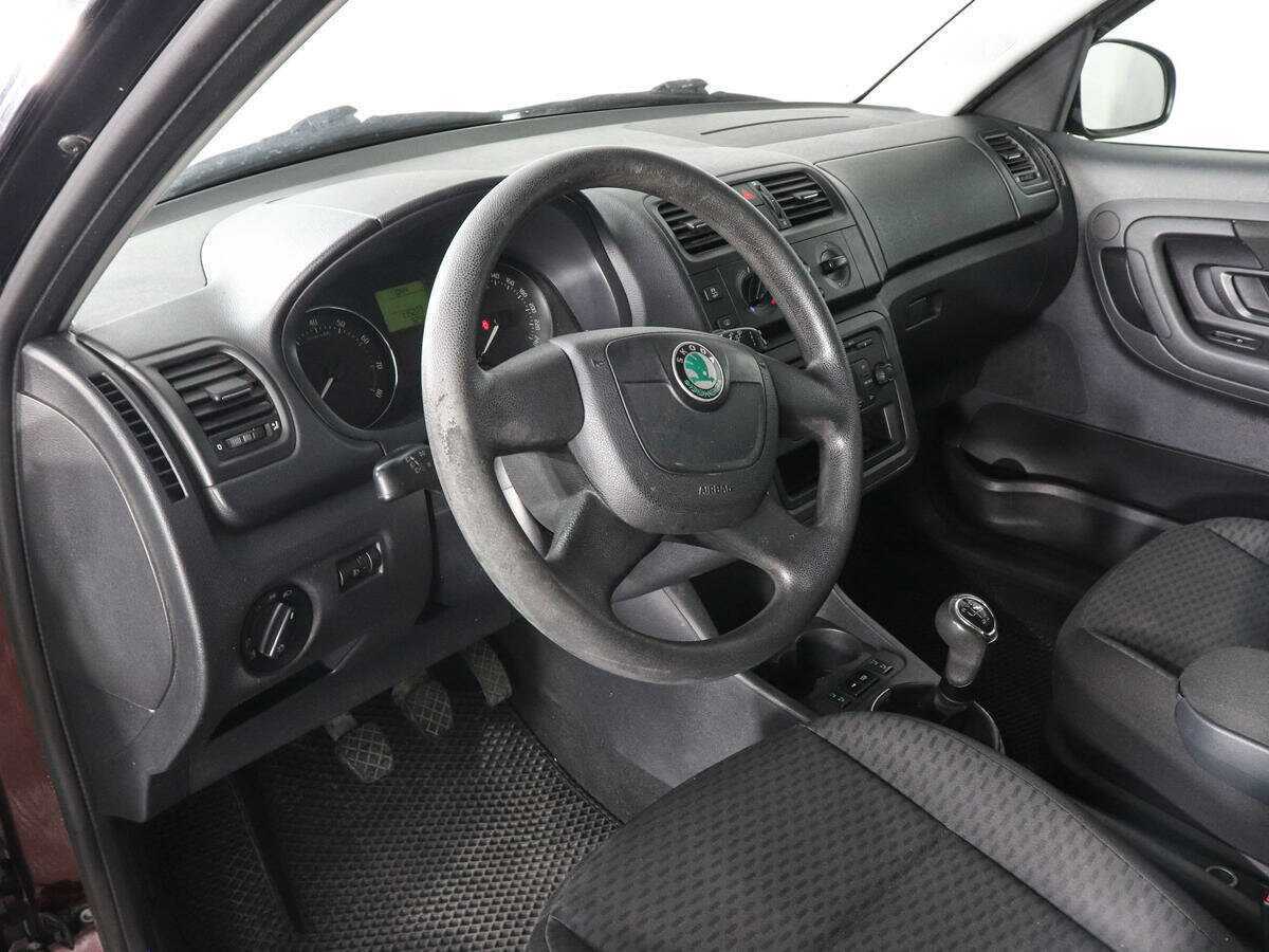 Купить Skoda Roomster с пробегом. Фото: #4