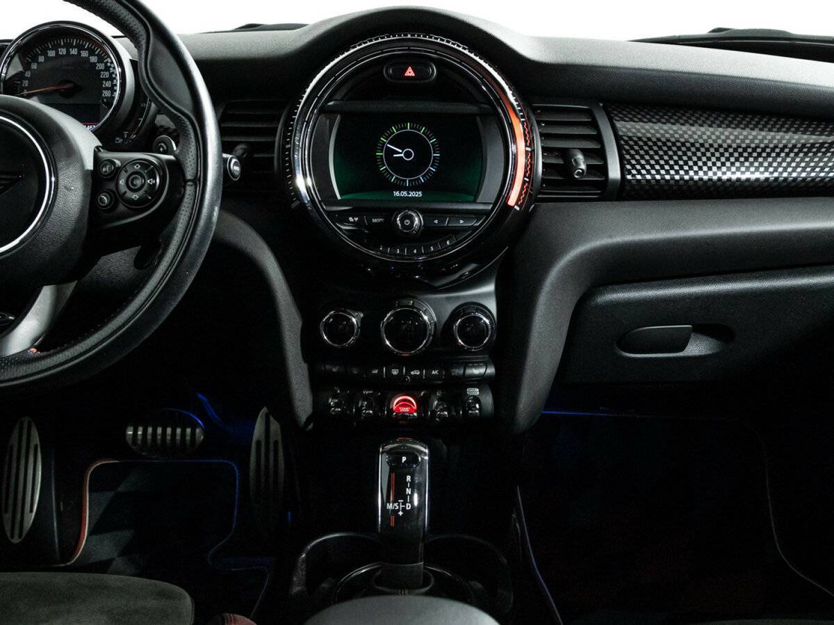 Купить Mini Hatch с пробегом. Фото: #13