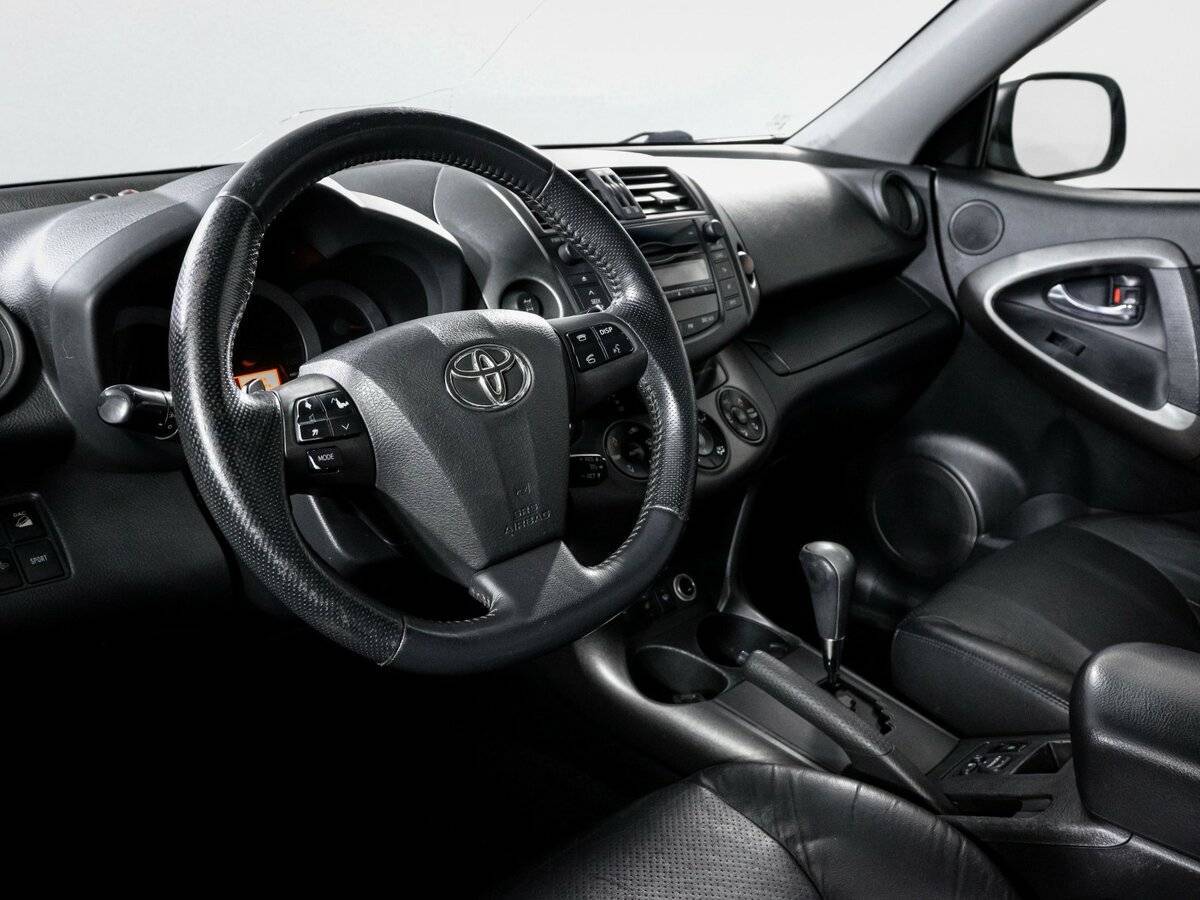 Купить Toyota RAV4 с пробегом. Фото: #13