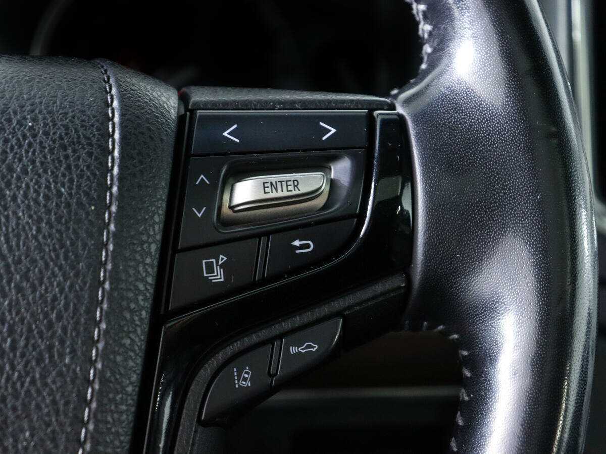 Купить Toyota Land Cruiser с пробегом. Фото: #24