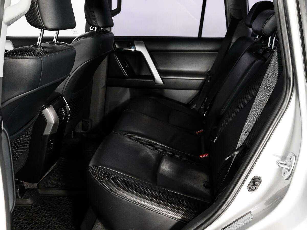 Купить Toyota Land Cruiser Prado с пробегом. Фото: #12