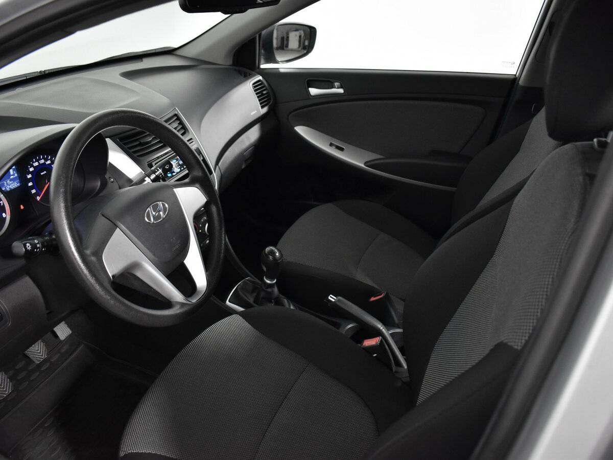 Купить Hyundai Solaris с пробегом. Фото: #8