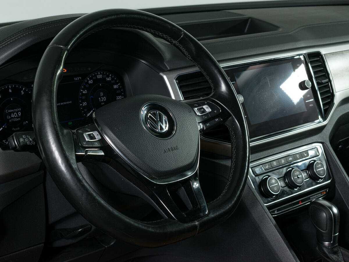 Купить Volkswagen Teramont с пробегом. Фото: #16