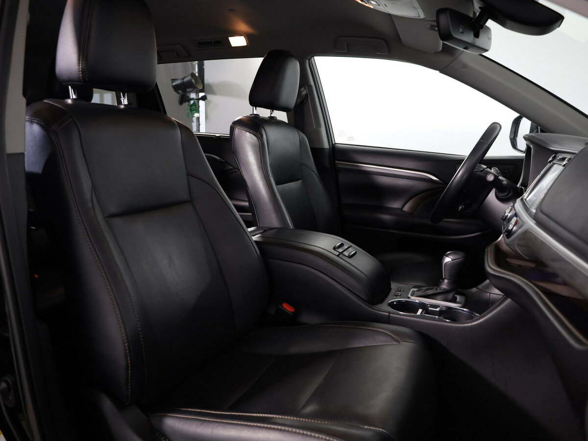 Купить Toyota Highlander с пробегом. Фото: #8