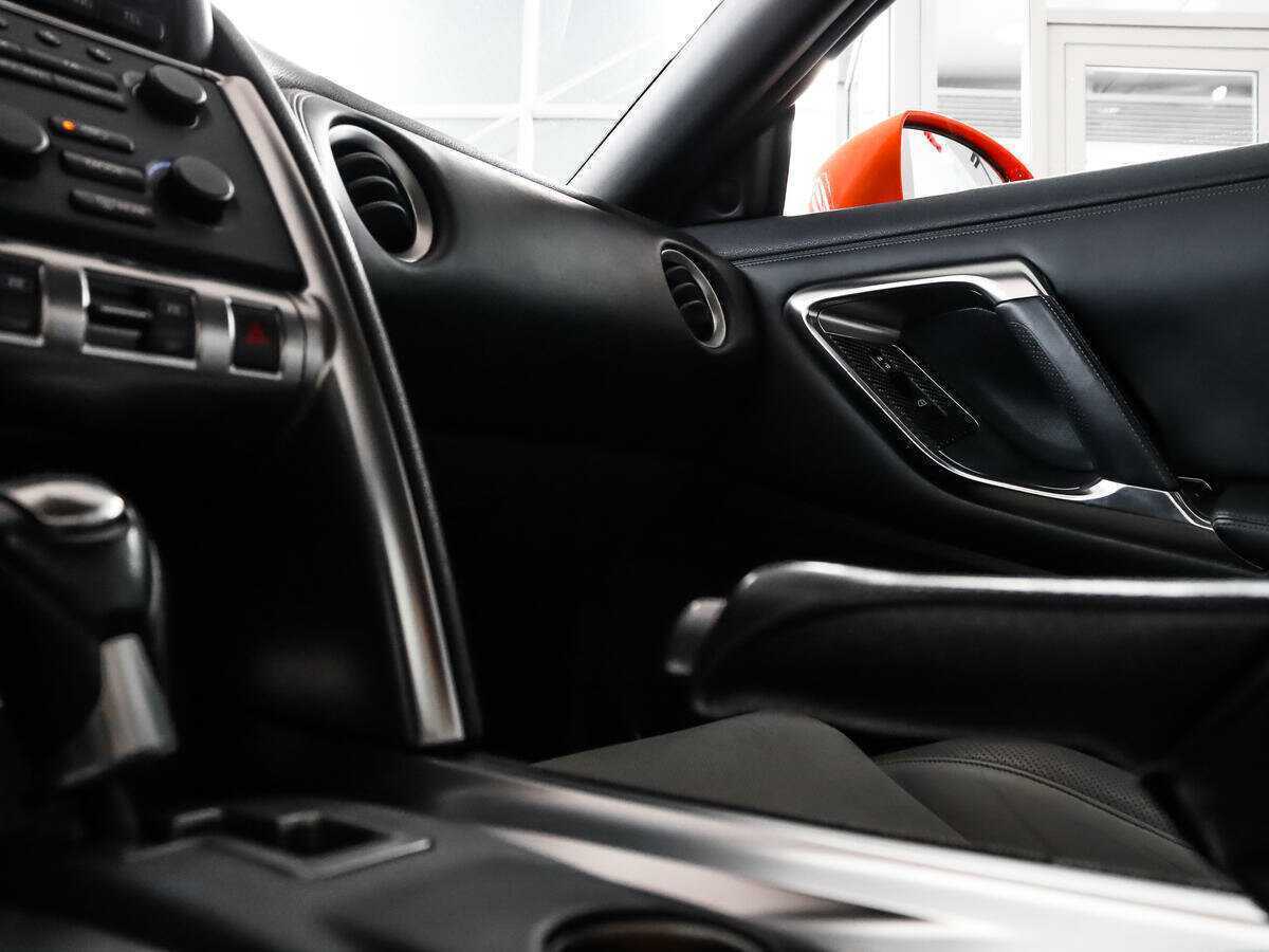 Купить Nissan GT-R с пробегом. Фото: #13