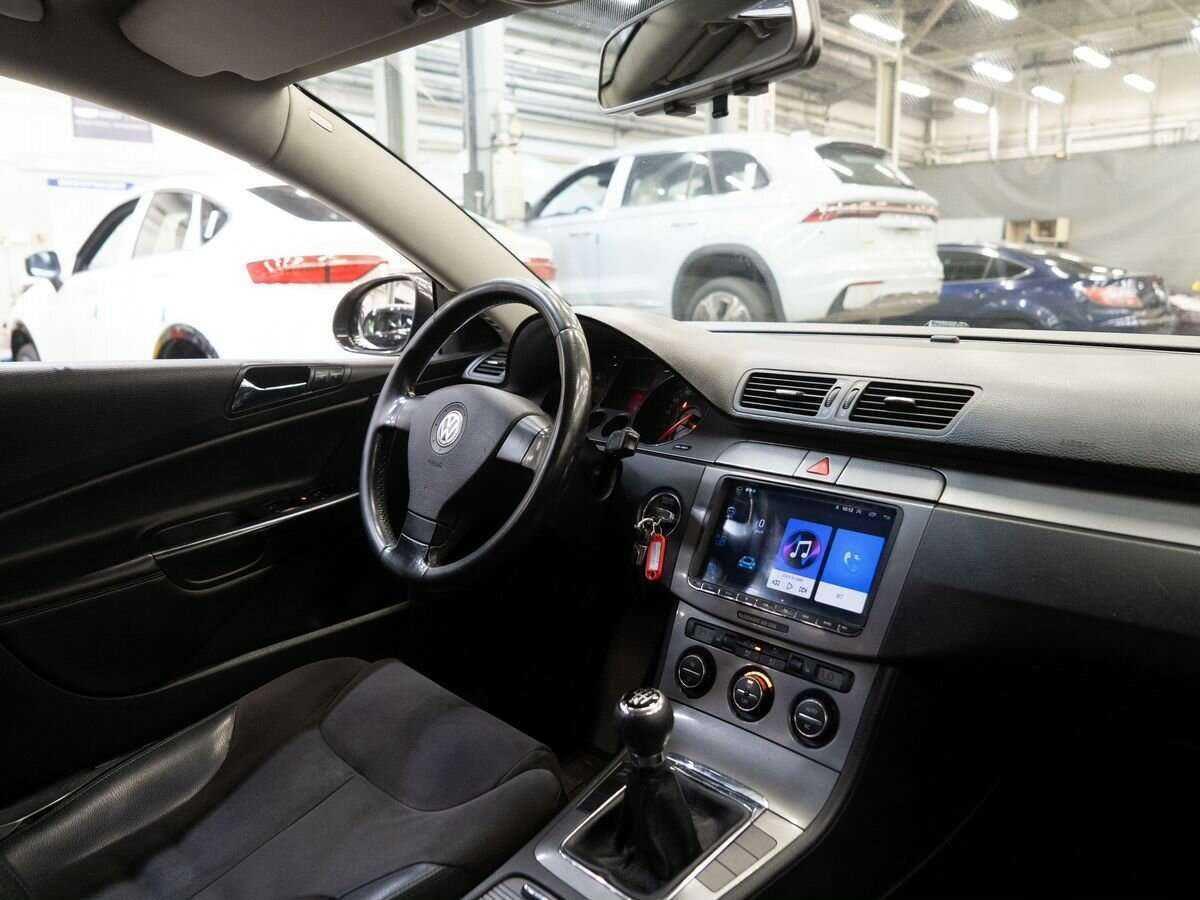 Купить Volkswagen Passat с пробегом. Фото: #15