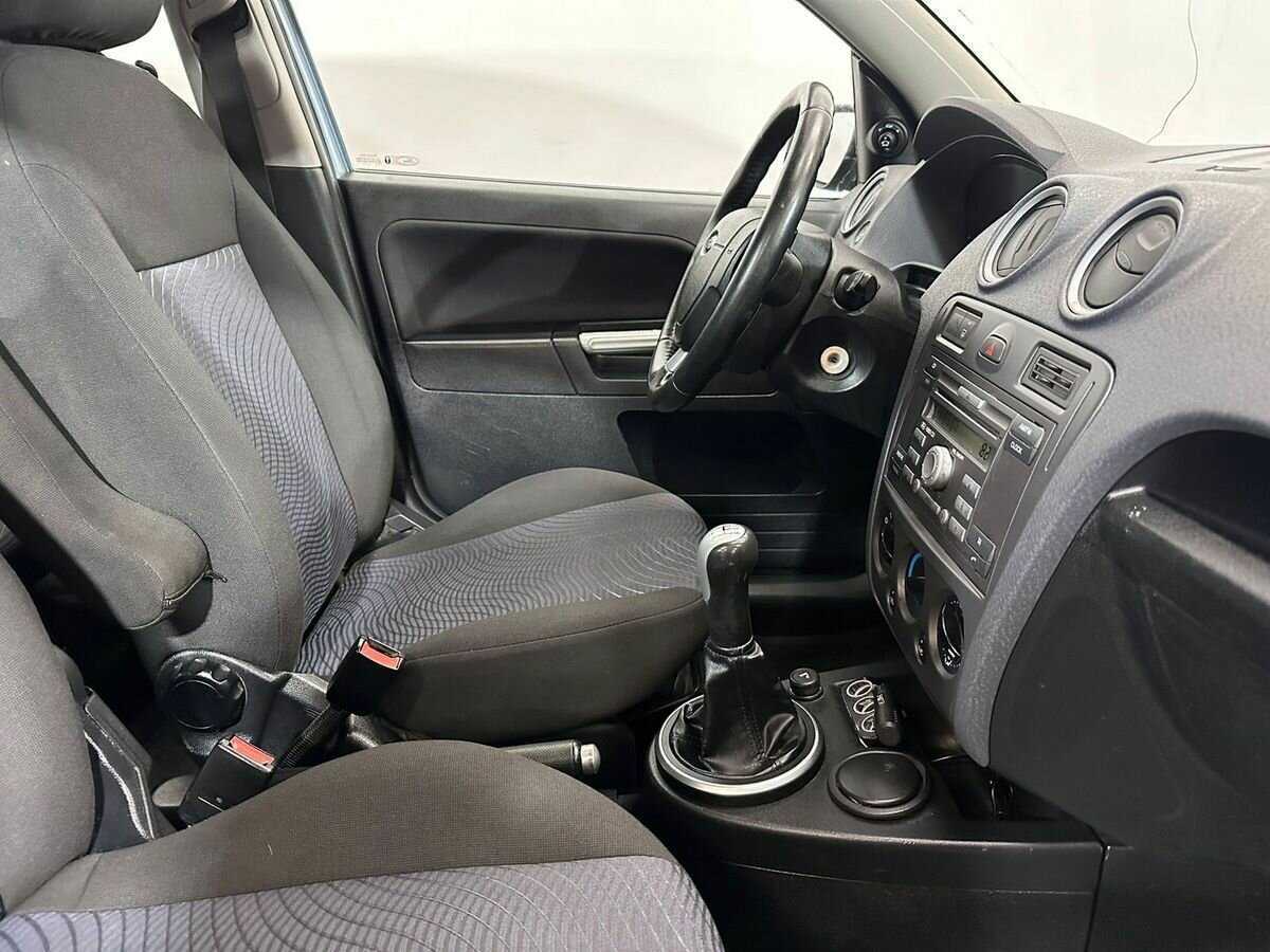 Купить Ford Fusion с пробегом. Фото: #9