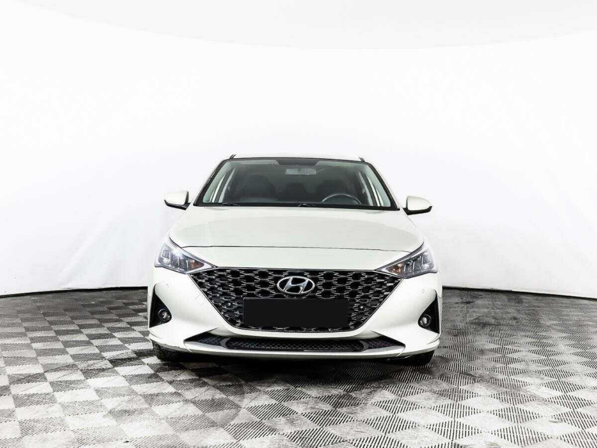 Купить Hyundai Solaris с пробегом. Фото: #1
