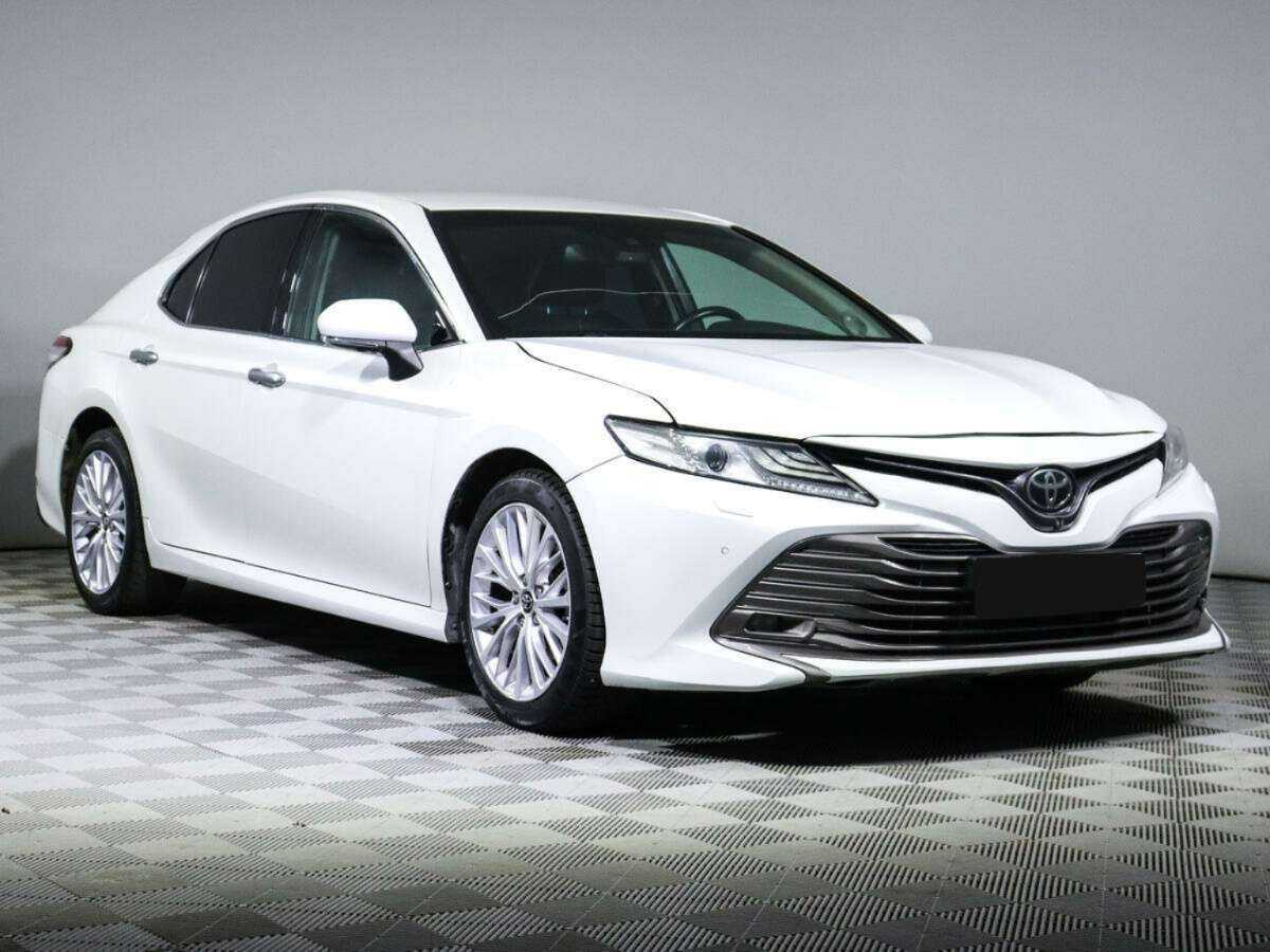 Купить Toyota Camry с пробегом. Фото: #2