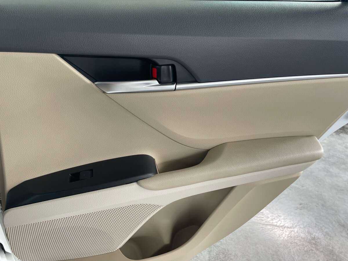 Купить Toyota Camry с пробегом. Фото: #24