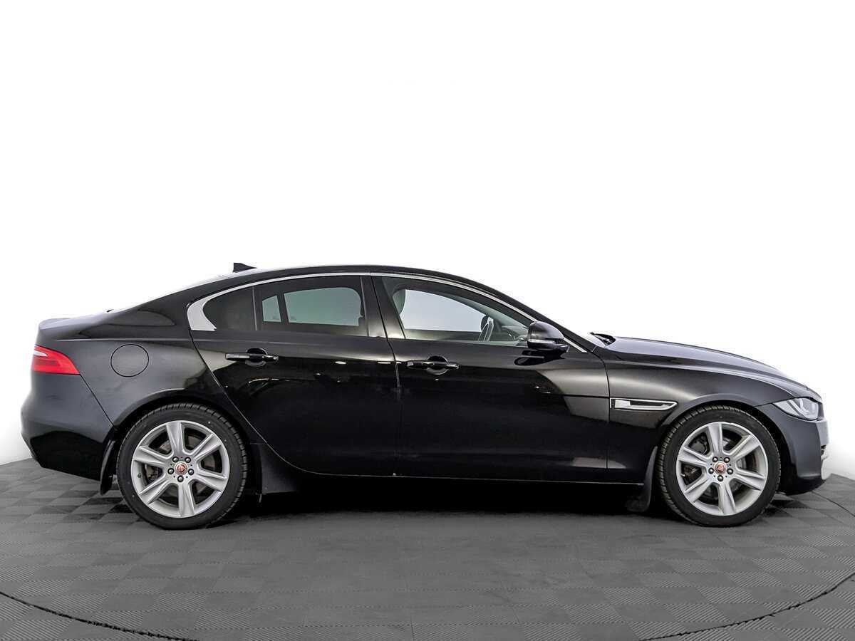 Купить Jaguar XE с пробегом. Фото: #3