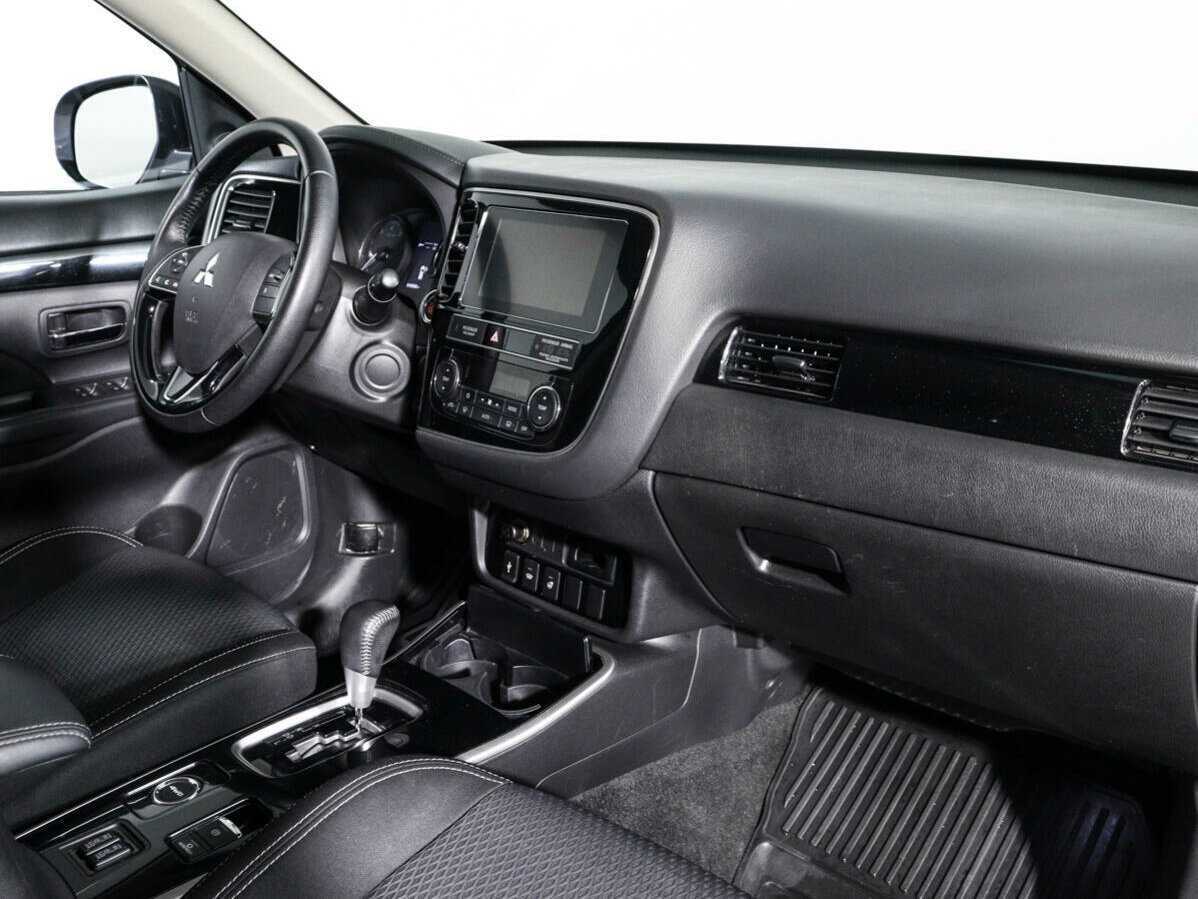Купить Mitsubishi Outlander с пробегом. Фото: #8
