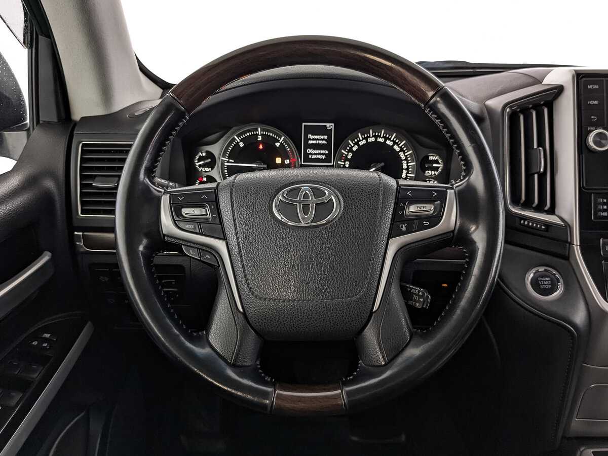 Купить Toyota Land Cruiser с пробегом. Фото: #17