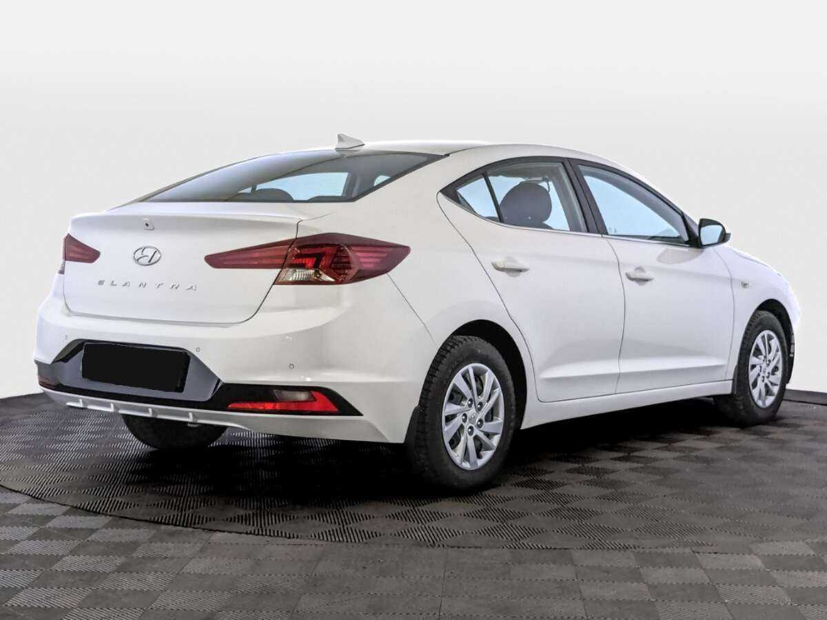 Купить Hyundai Elantra с пробегом. Фото: #4
