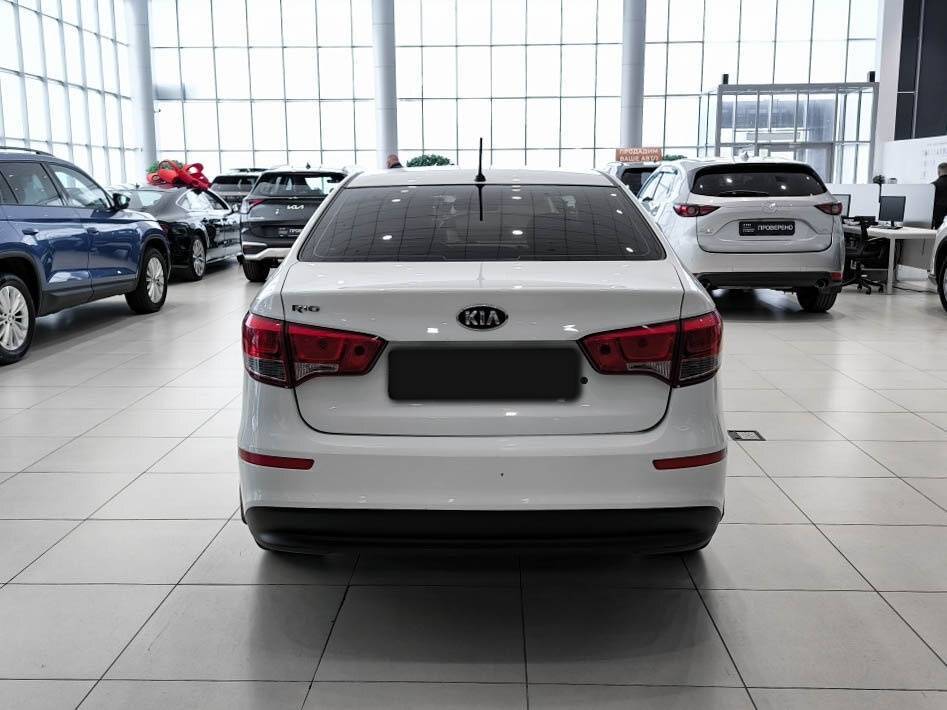 Купить Kia Rio с пробегом. Фото: #5