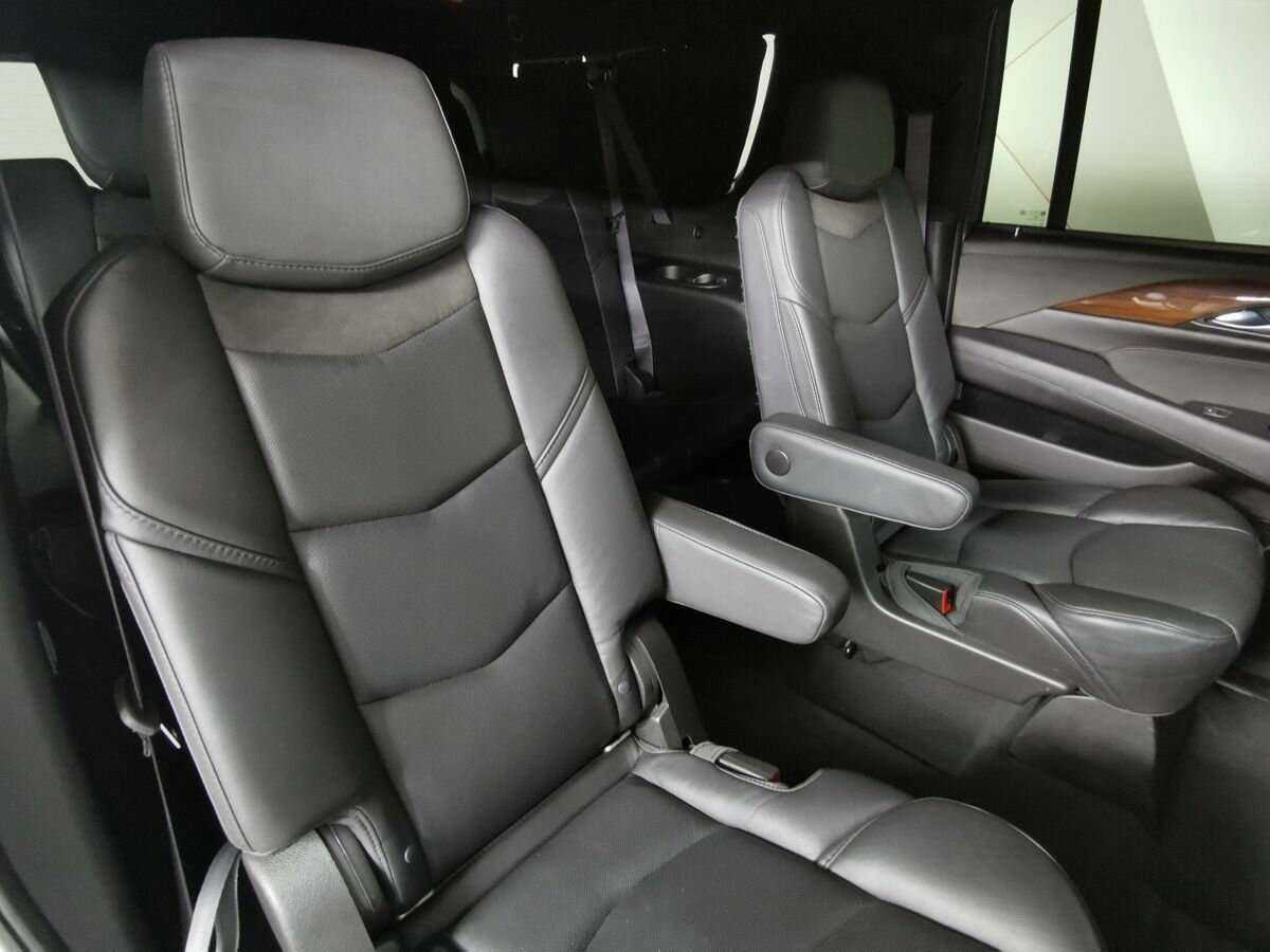Купить Cadillac Escalade с пробегом. Фото: #10